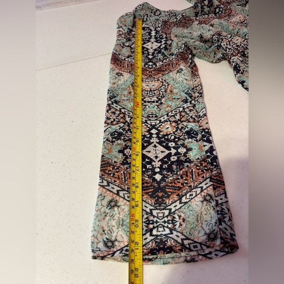 Speechless Women's Tunic in Black and Green Pattern - Picture 8 of 9